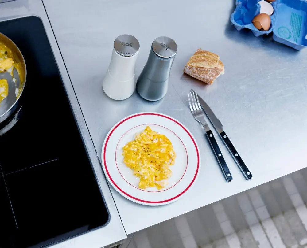 Joseph Joseph Milltop – no-spill salt and pepper mill set grey - Kitchen & Dining
